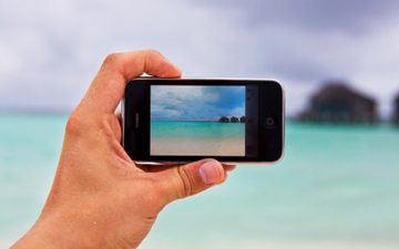 HOW TO: Use Social Media During Your Family Vacation